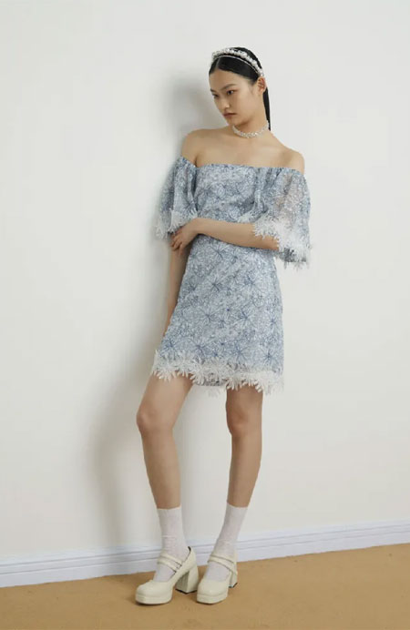 迷人的性感小心机 SLYCFZ. 露肩设计有高招