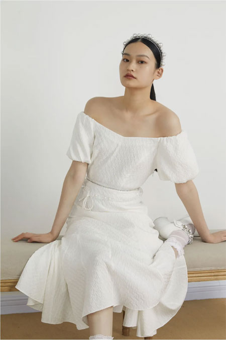  迷人的性感小心机 OU. 露肩设计有高招