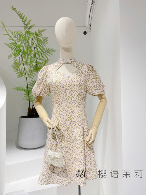 SLYCFZ十里洋场服装 不知道穿什么？试试改良旗袍