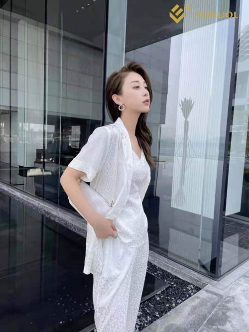 E+vonuol我的私人衣橱恭祝签约经销商!