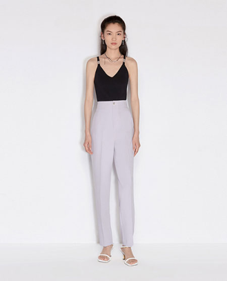 欧时力新品上市 利落剪裁与清爽配色演绎新风尚