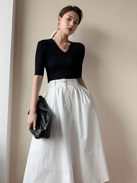 珂希莉时尚优雅气质穿搭 引导潮流风尚