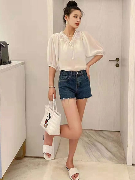 多元化款式 各类平价精致女装尽在十里洋场服装