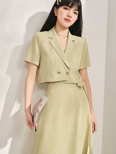 多元化款式 各类平价精致女装尽在简诣