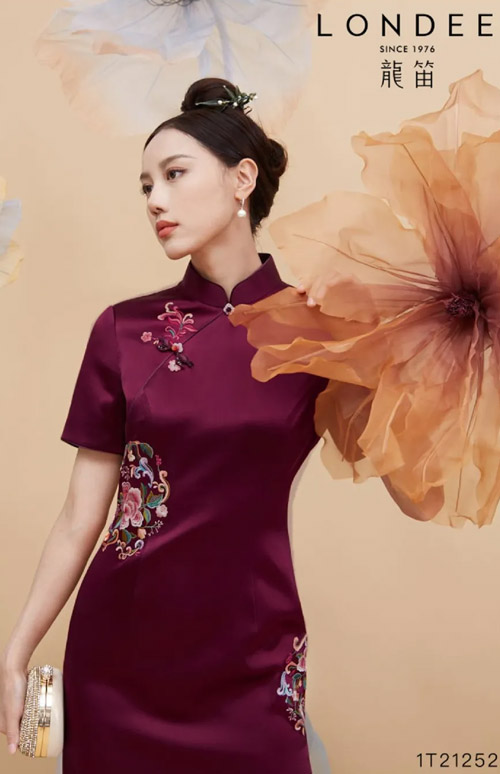 佳人配旗袍 演绎岁月经典