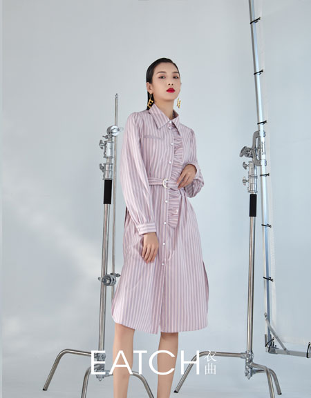 衣曲女装新品上市 给您换季新选择