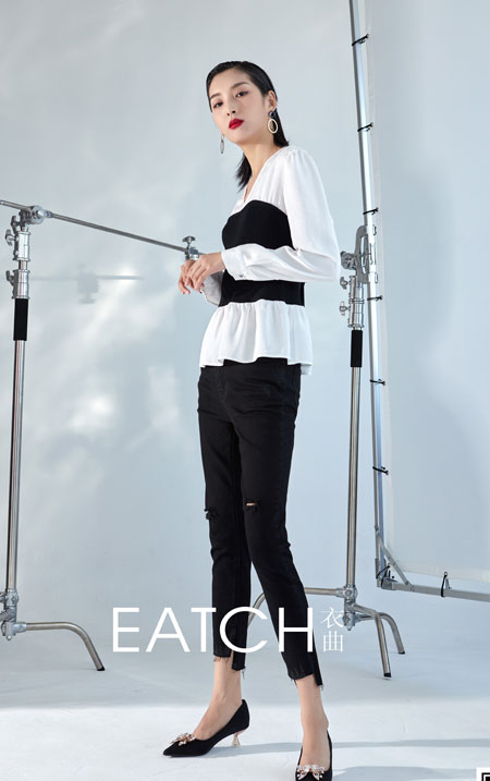 衣曲女装新品上市 给您换季新选择