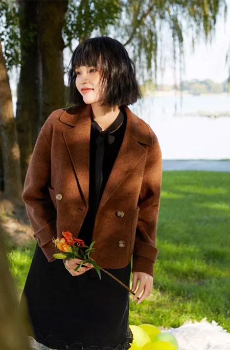 维格娜丝 与浪漫冬季赴一场金色约会